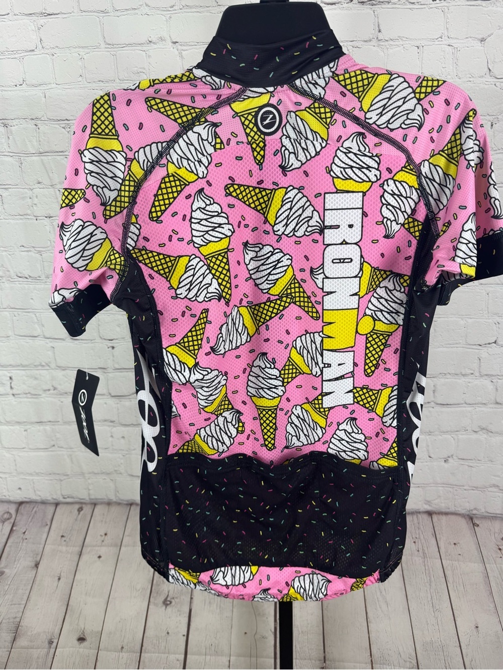 Zoot Sports Women’s Medium IRONMAN Ice Cream Cone Cycling Jersey Pink Full Zip - Picture 4 of 6